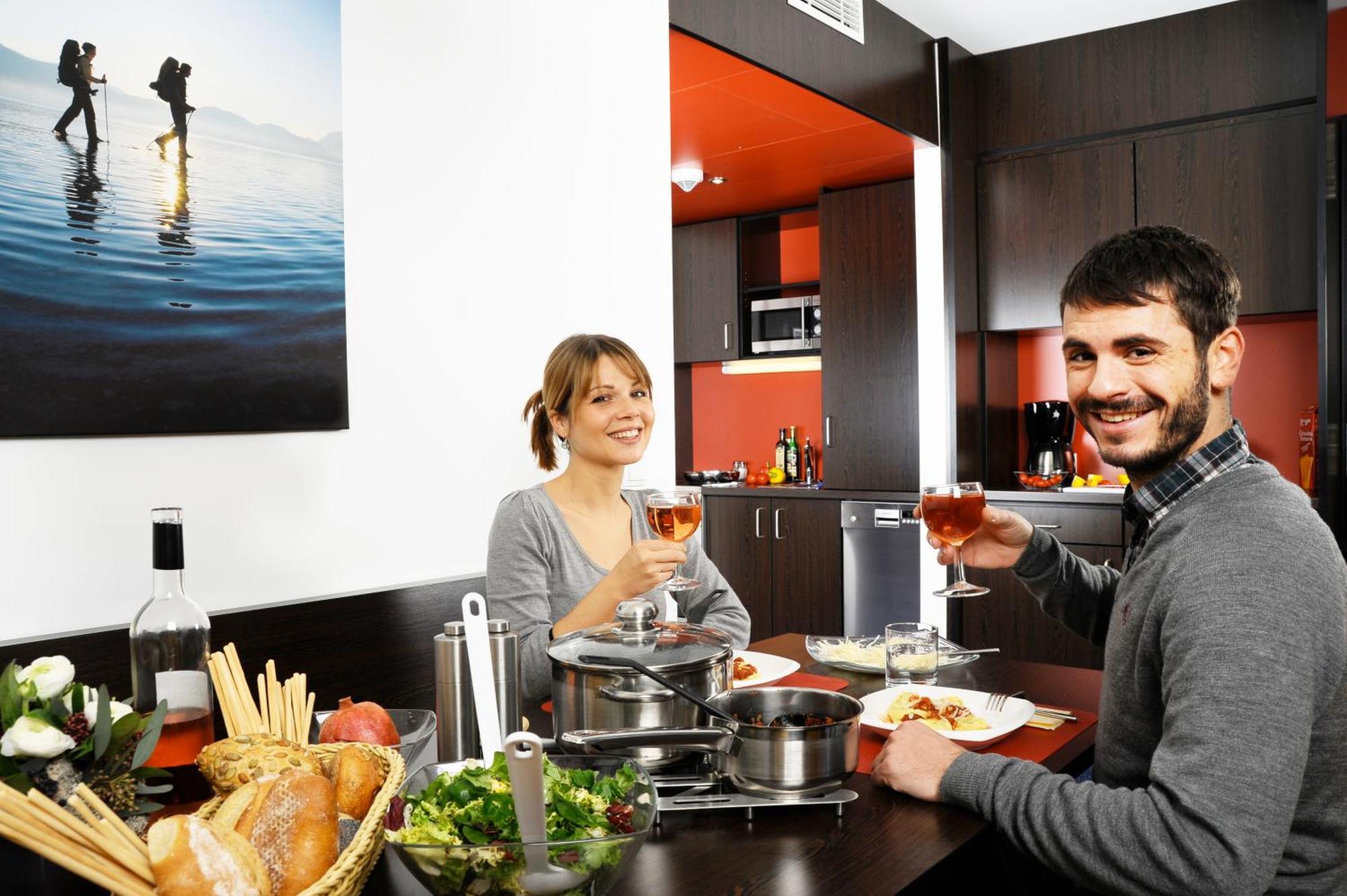 Stay2Munich Hotel & Serviced Apartments Brunnthal Exterior photo