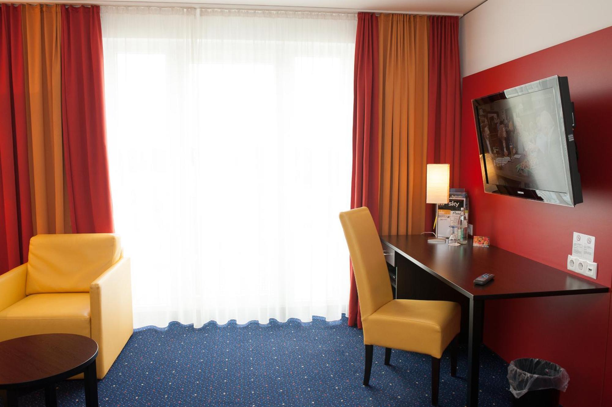 Stay2Munich Hotel & Serviced Apartments Brunnthal Exterior photo