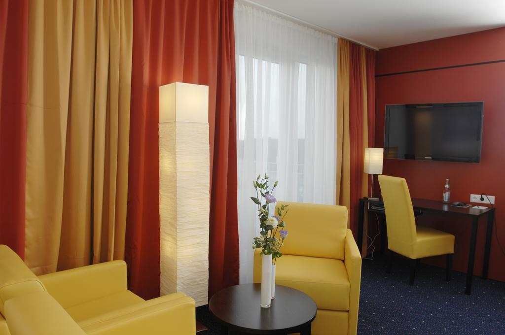 Stay2Munich Hotel & Serviced Apartments Brunnthal Exterior photo